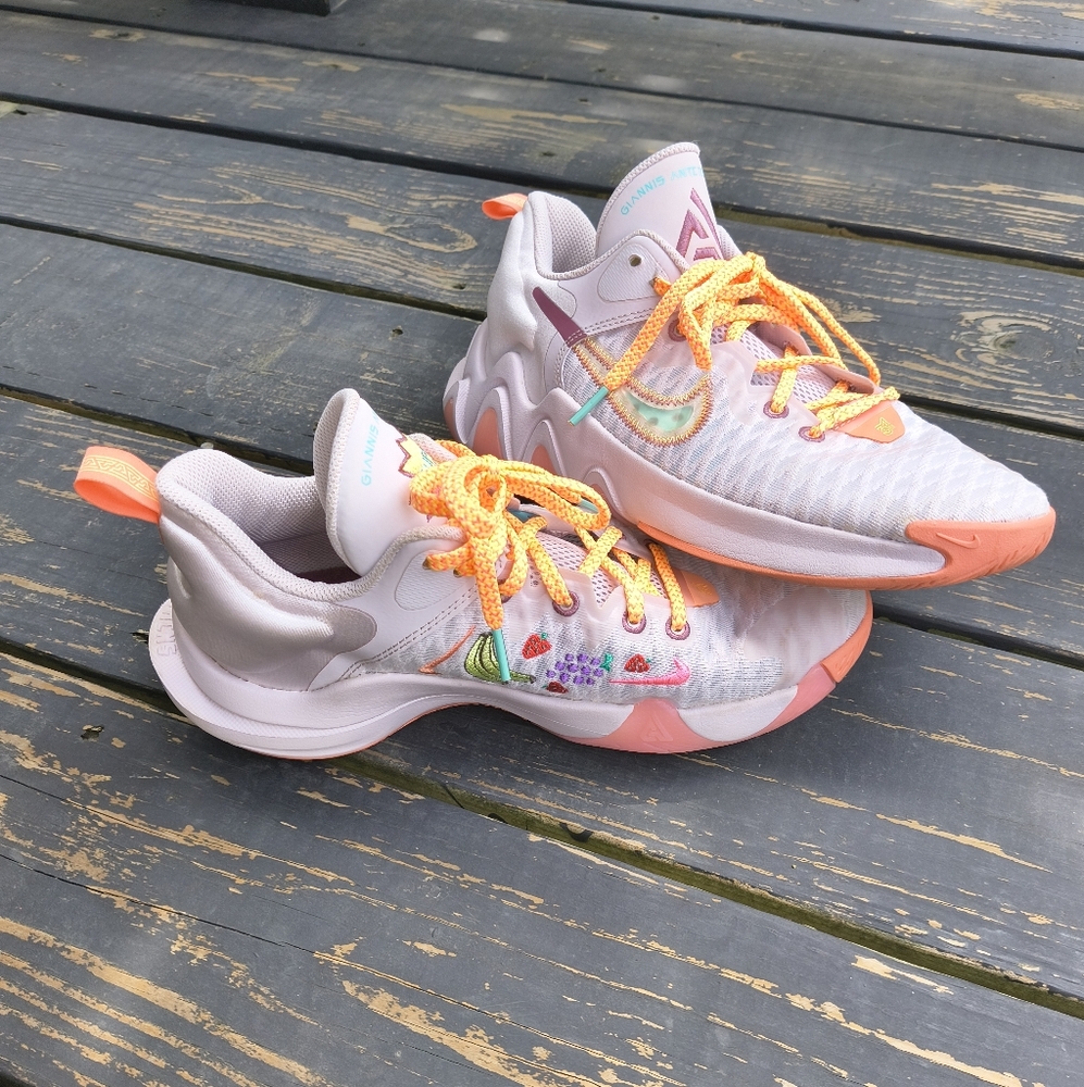 Nike Giannis Immortality Force Field Super Smoothie